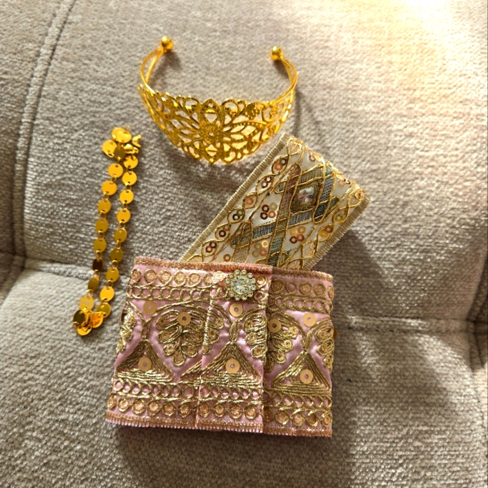 Thai Traditional Elegant Pink and Gold Embroidered for 17cm Labubu